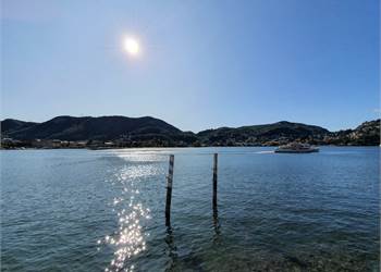 STUPENDO TRILOCALE SUL LUNGOLAGO 